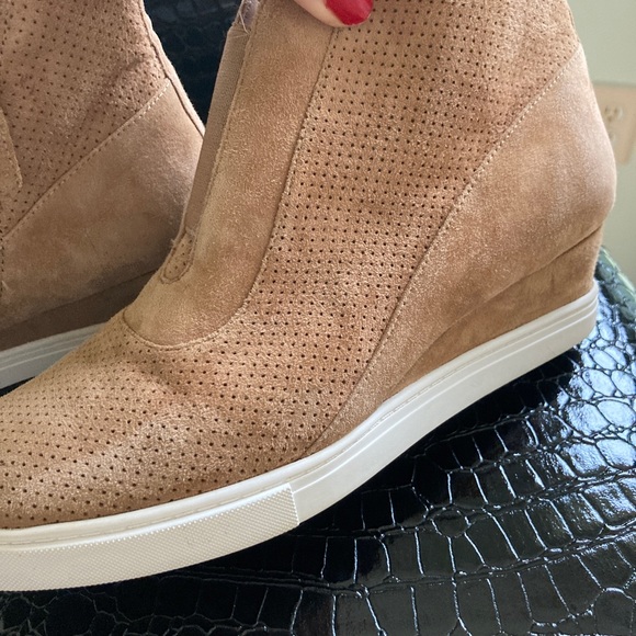 Linea Paolo tan suede booties 7 1/2 W - Picture 6 of 16